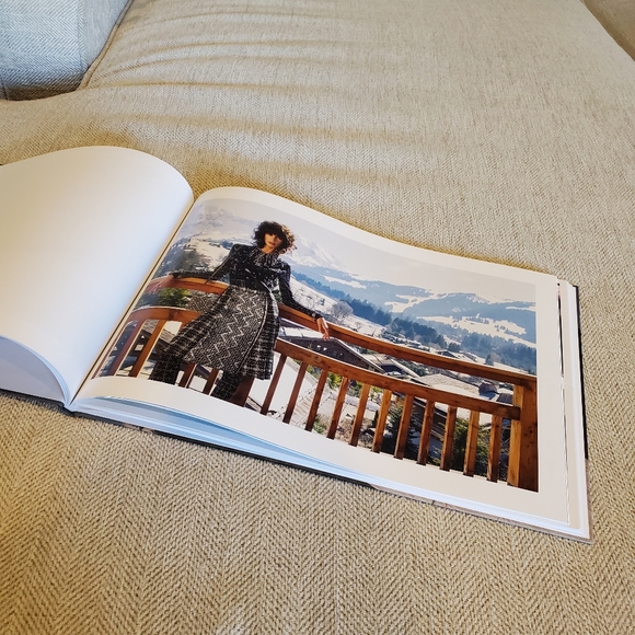 Brand new Chanel book postcards - Picture 8 of 9